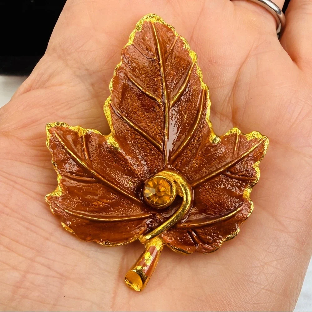 Vintage Brown Goldtone Fall Leaf Brooch Pin